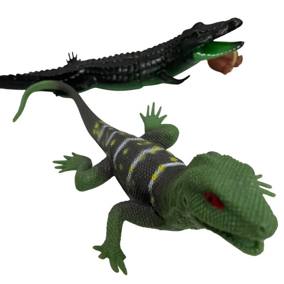 Set Of 8 Assorted Wild Animal Figurines Plastic Toy Set - Picture 2 of 16